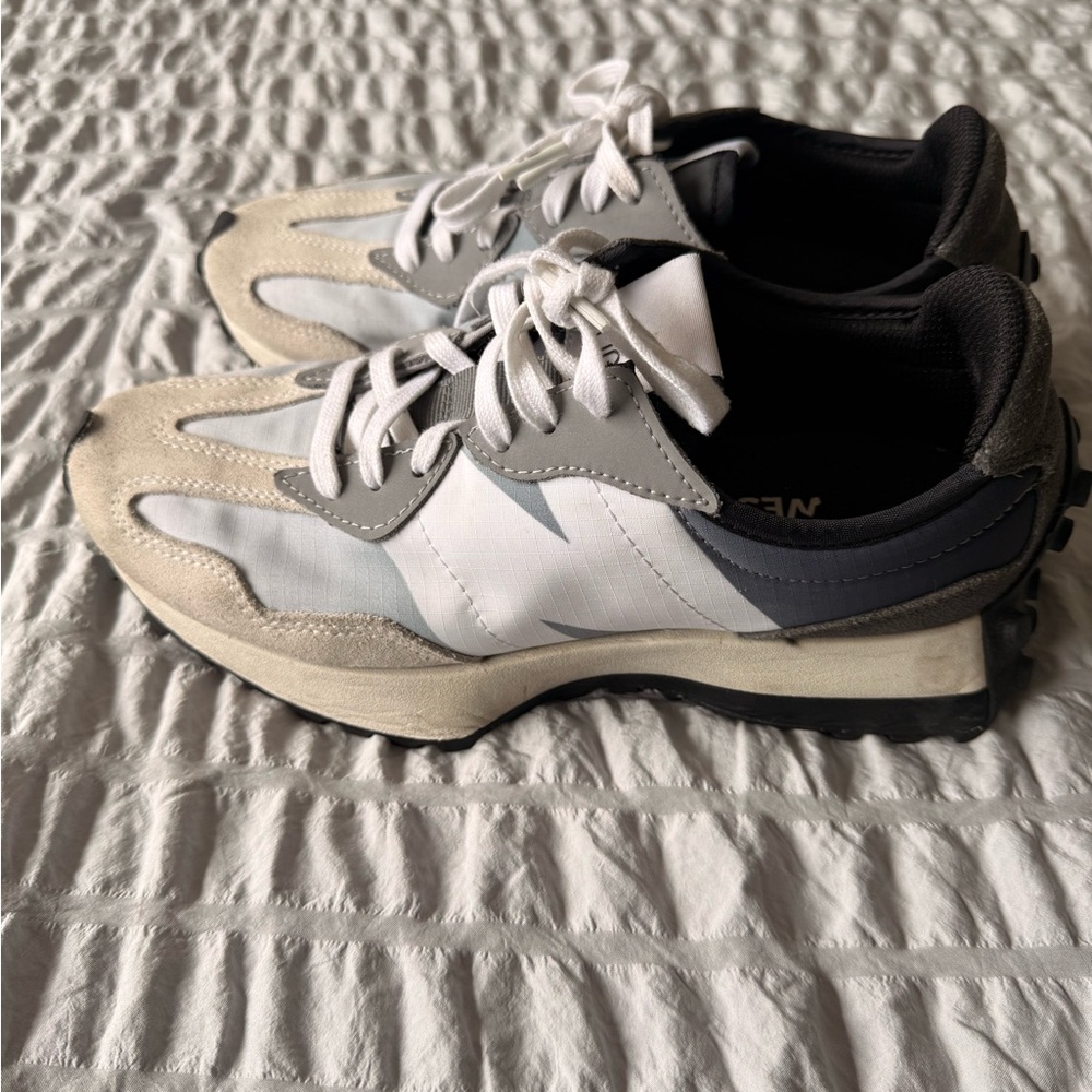 Figs x New Balance Limited Edition size 8 - Picture 4 of 6